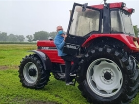 Customer Photo of Tractor Driving Wiltshire Customer Photo of Tractor Driving Wiltshire